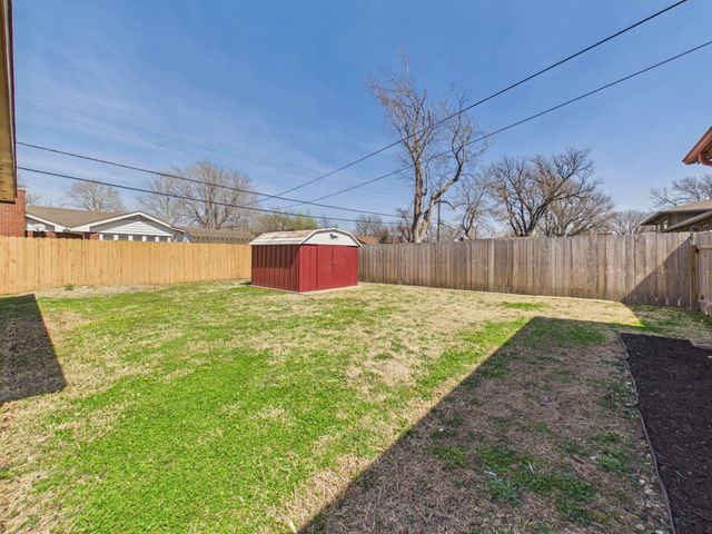 2140 W Columbine Ln, Wichita, KS 67204