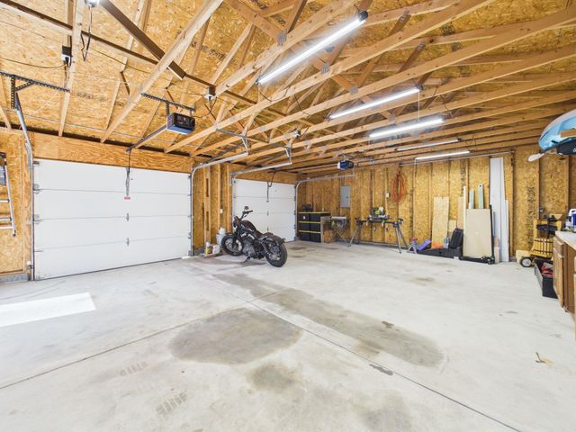 2140 W Columbine Ln, Wichita, KS 67204