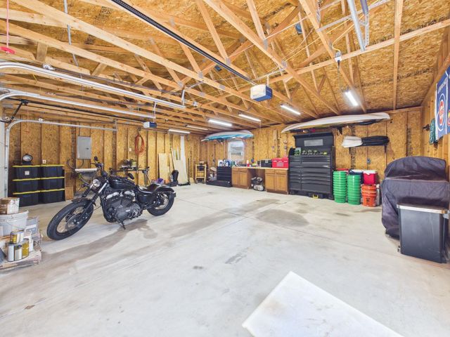 2140 W Columbine Ln, Wichita, KS 67204