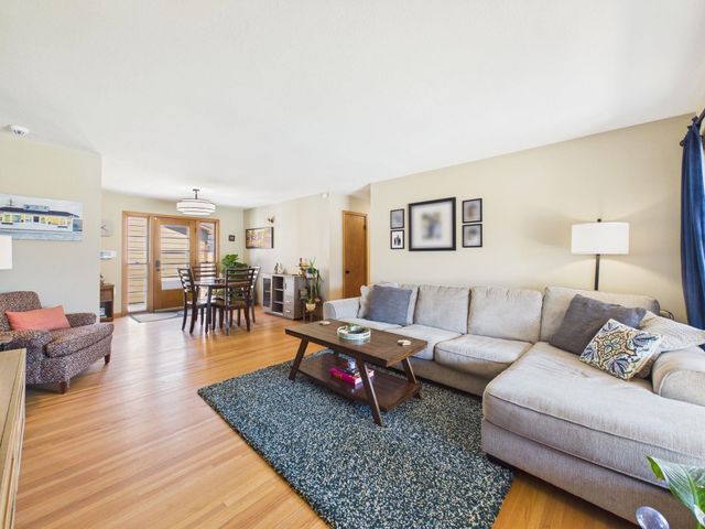 2140 W Columbine Ln, Wichita, KS 67204