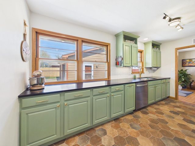 2140 W Columbine Ln, Wichita, KS 67204