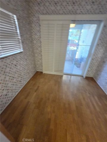 11394 Country Club Dr, Apple Valley, CA 92308