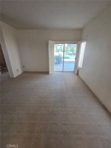 11394 Country Club Dr, Apple Valley, CA 92308