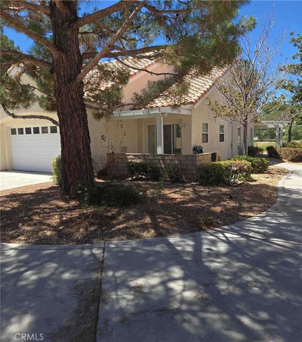 11394 Country Club Dr, Apple Valley, CA 92308