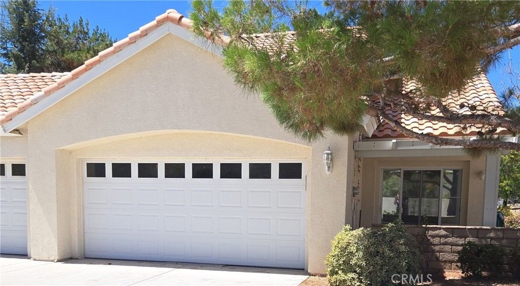 11394 Country Club Dr, Apple Valley, CA 92308