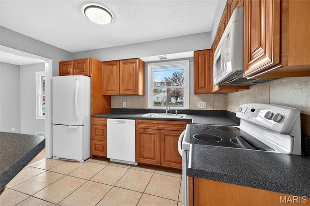 6231 Archwood Lane, St Louis, MO 63123