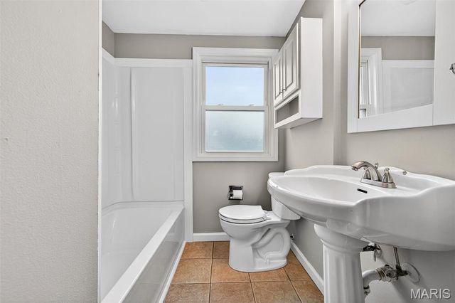 6231 Archwood Lane, St Louis, MO 63123