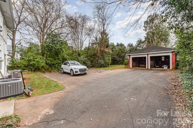 2110 Dartmouth Place, Charlotte, NC 28207