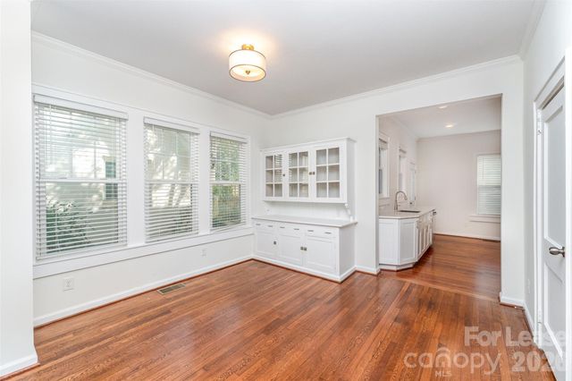 2110 Dartmouth Place, Charlotte, NC 28207