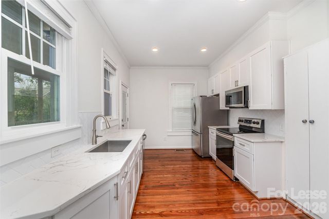 2110 Dartmouth Place, Charlotte, NC 28207