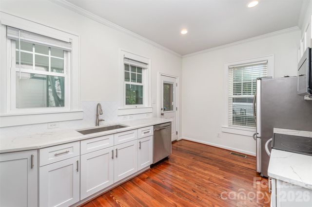 2110 Dartmouth Place, Charlotte, NC 28207