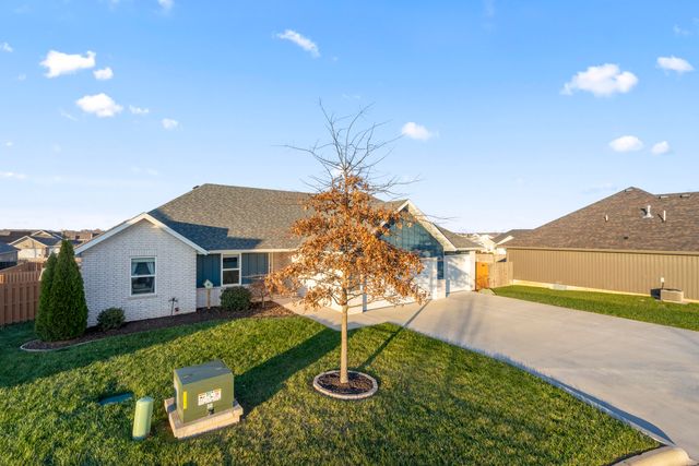 2314 W Sorrento Court, Ozark, MO 65721