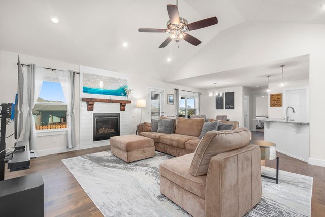 2314 W Sorrento Court, Ozark, MO 65721