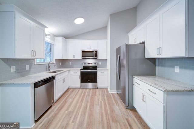 6020 Lakeside Court, Gainesville, GA 30506