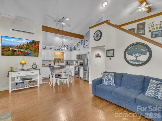10 Bridle Drive, Maggie Valley, NC 28751