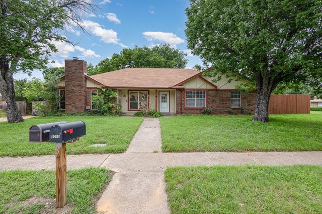 3013 Timothy Lane, Euless, TX 76039