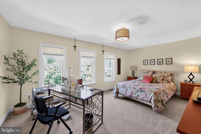 477 FAIRMONT DR, Chester Springs, PA 19425