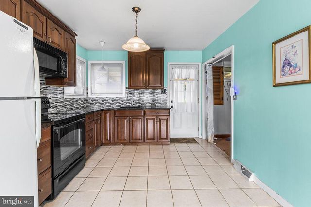 2514 GREEN AVE, Bristol, PA 19007