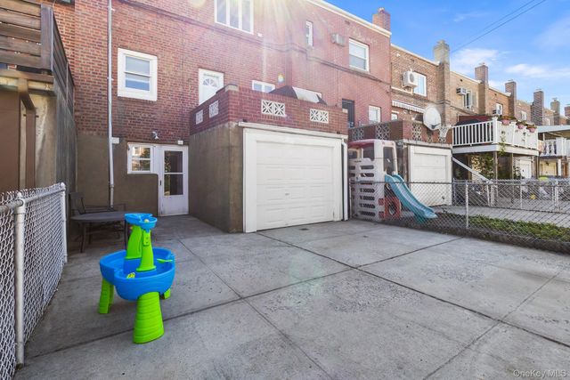 6159 81st Street, Middle Village, NY 11379