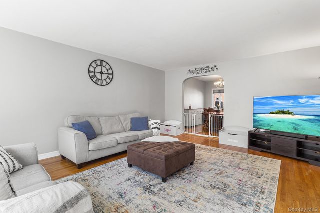 6159 81st Street, Middle Village, NY 11379