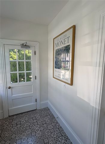 8 Bridge St Street 1, Newport, RI 02840