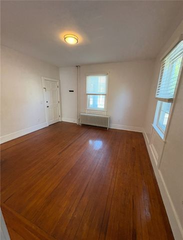 8 Bridge St Street 1, Newport, RI 02840