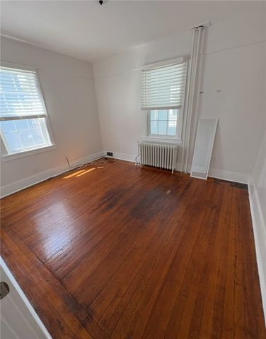 8 Bridge St Street 1, Newport, RI 02840