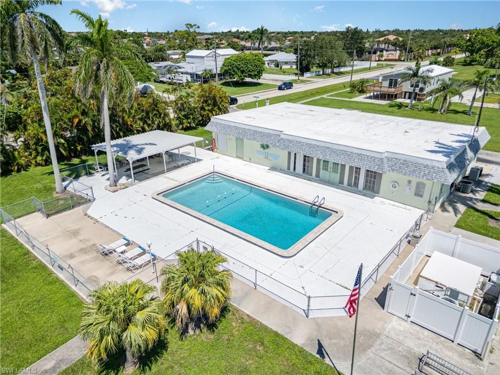 27 Cottonwood DR, FORT MYERS, FL 33908 — photo 4