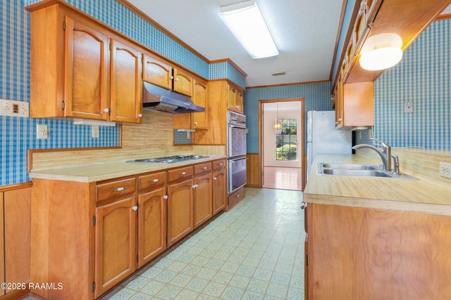 105 Mosswood Circle, Lafayette, LA 70508