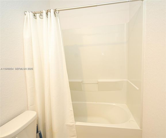 2820 NW 180th Street, Miami Gardens, FL 33056