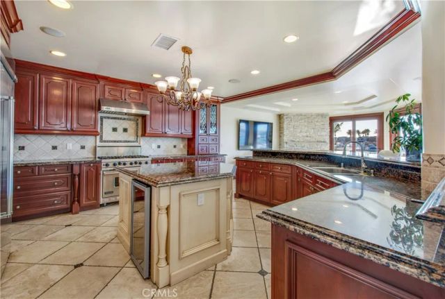 323 Via Lido Soud, Newport Beach, CA 92663