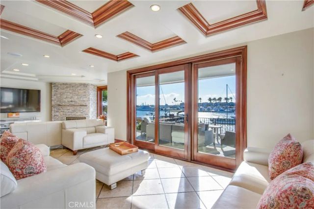 323 Via Lido Soud, Newport Beach, CA 92663