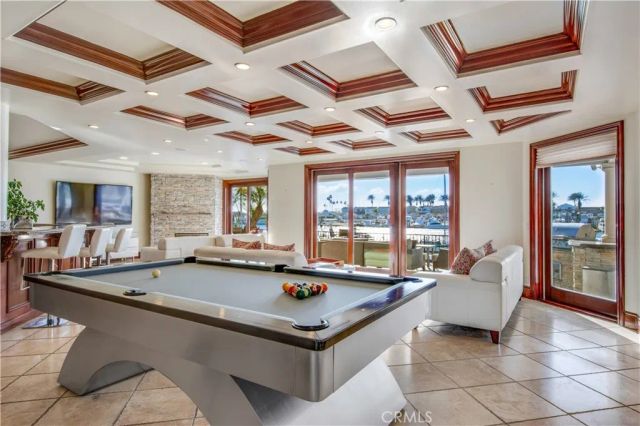 323 Via Lido Soud, Newport Beach, CA 92663