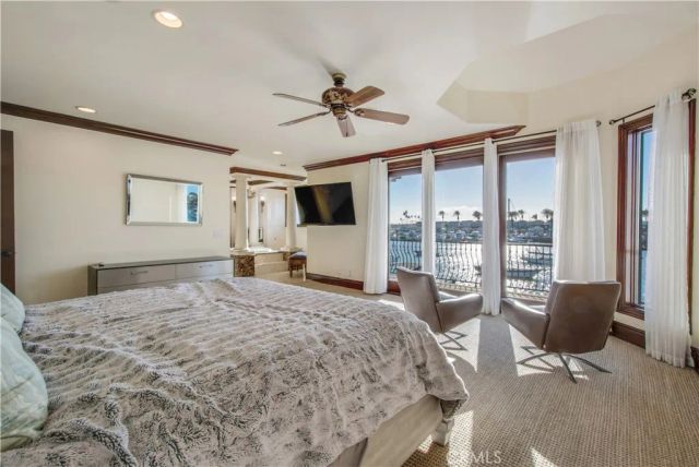 323 Via Lido Soud, Newport Beach, CA 92663