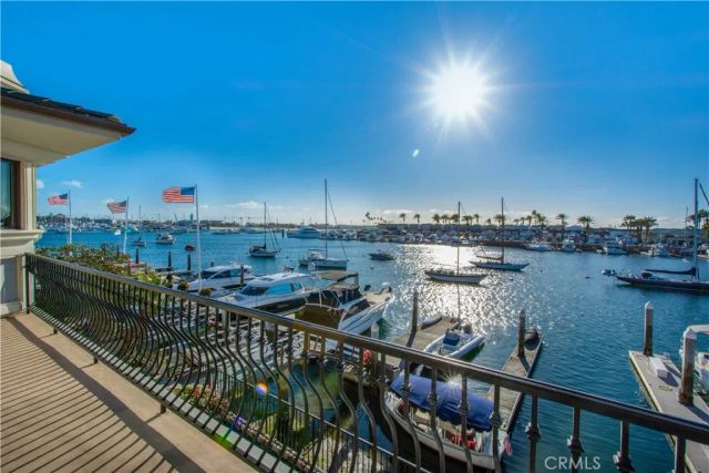 323 Via Lido Soud, Newport Beach, CA 92663