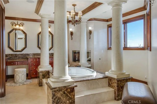 323 Via Lido Soud, Newport Beach, CA 92663