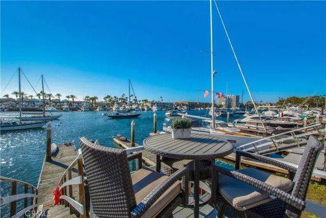 323 Via Lido Soud, Newport Beach, CA 92663