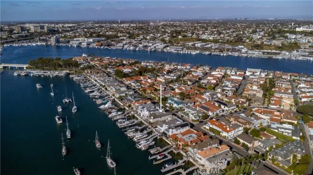 323 Via Lido Soud, Newport Beach, CA 92663