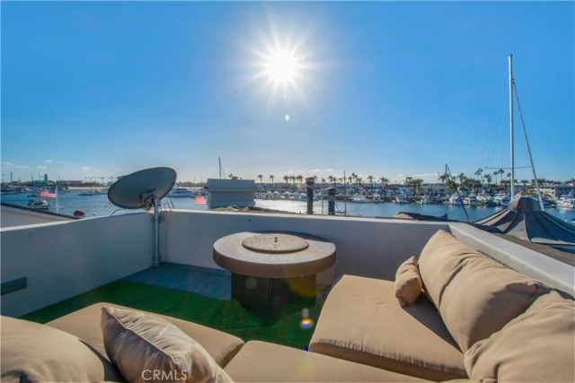 323 Via Lido Soud, Newport Beach, CA 92663