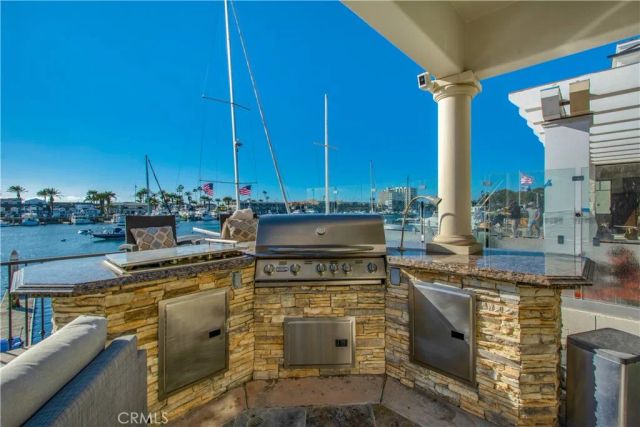 323 Via Lido Soud, Newport Beach, CA 92663