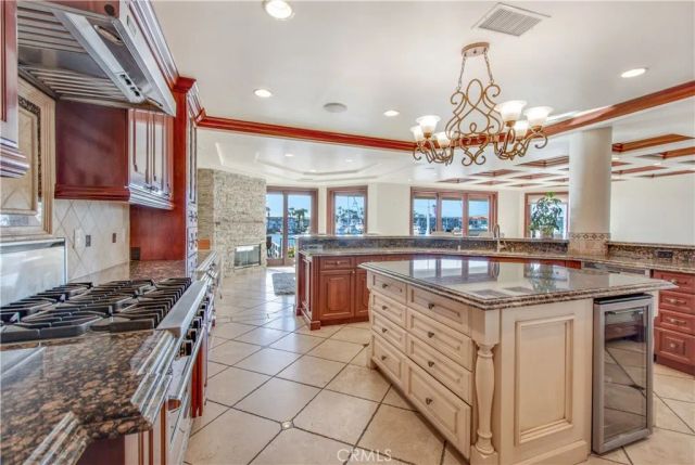 323 Via Lido Soud, Newport Beach, CA 92663