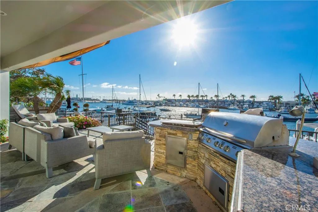 323 Via Lido Soud, Newport Beach, CA 92663