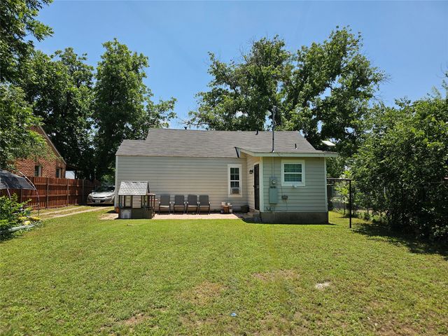 203 Hollywood Street, Coleman, TX 76834