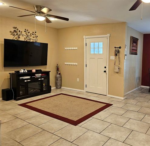 203 Hollywood Street, Coleman, TX 76834