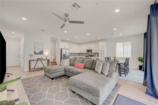 81 Moon Hill Drive, Henderson, NV 89011