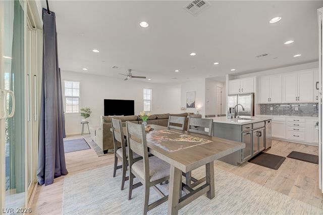 81 Moon Hill Drive, Henderson, NV 89011