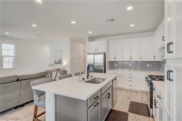 81 Moon Hill Drive, Henderson, NV 89011