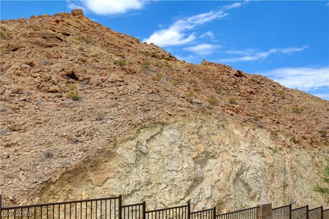 81 Moon Hill Drive, Henderson, NV 89011