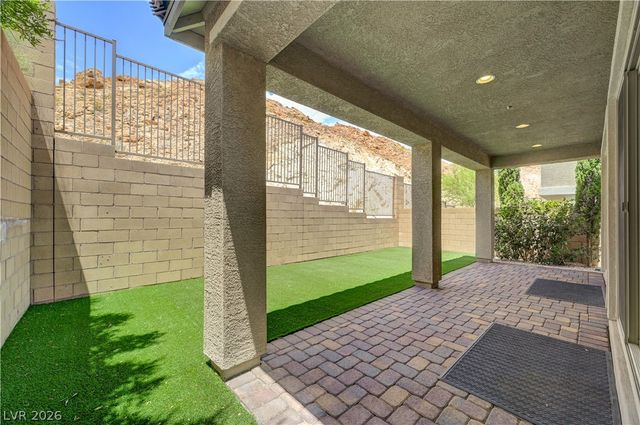 81 Moon Hill Drive, Henderson, NV 89011