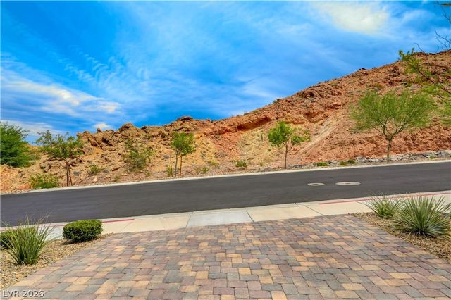 81 Moon Hill Drive, Henderson, NV 89011